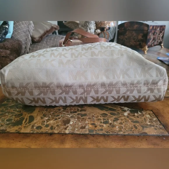 Michael Kors Brown Logo Tote Bag - Picture 5 of 10